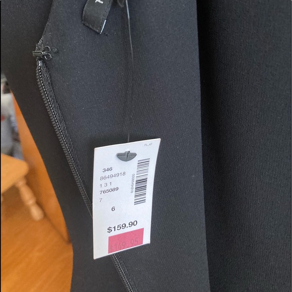 Perfect little Black Dress, looks stunning on! Perfect for a wedding!! - Picture 5 of 5